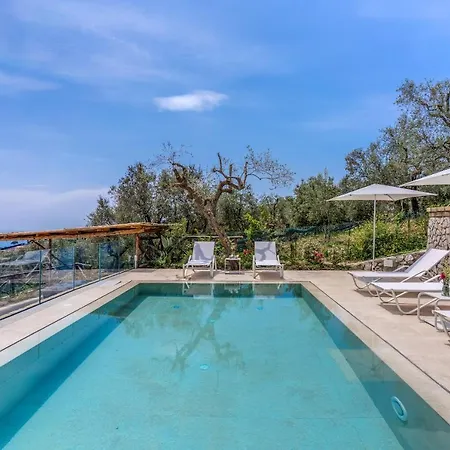 Mediterranea With Heated Pool, Walking Distance From Town Villa *