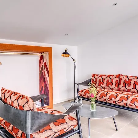 Mediterranea With Heated Pool, Walking Distance From Town *