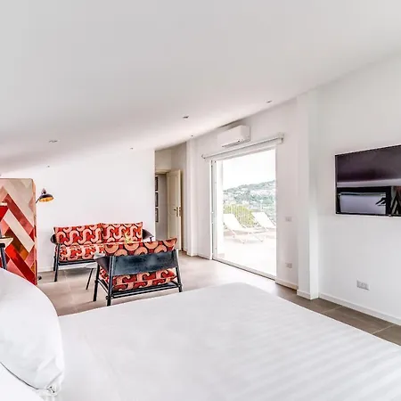 Mediterranea With Heated Pool, Walking Distance From Town Villa