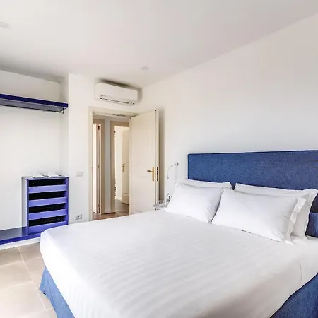 Villa Mediterranea With Heated Pool, Walking Distance From Town