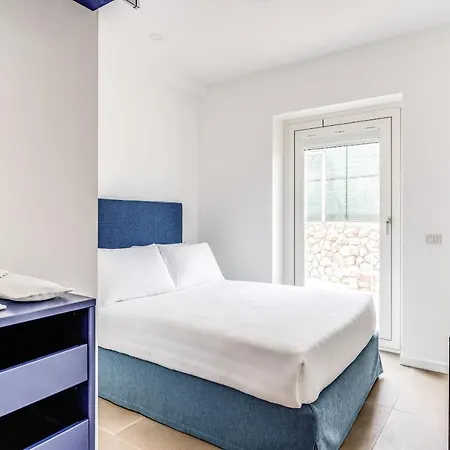 Villa Mediterranea With Heated Pool, Walking Distance From Town *