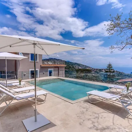 Mediterranea With Heated Pool, Walking Distance From Town Massa Lubrense