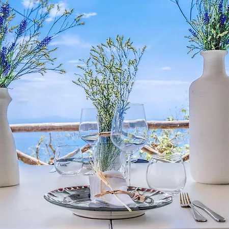 Villa Mediterranea With Heated Pool, Walking Distance From Town