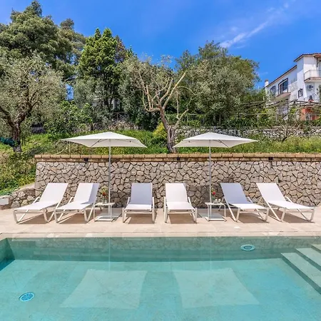 Mediterranea With Heated Pool, Walking Distance From Town